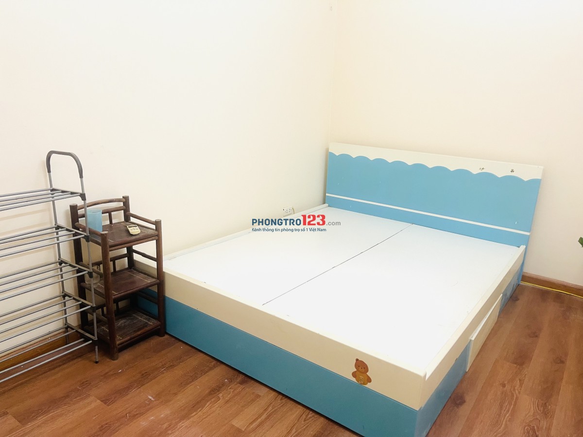CHO THUÊ PHÒNG Giá 2,5tr - Phòng full tiện ích, nhà phân lô, đường Văn Cao, phường Ngọc Hà (sát Hồ