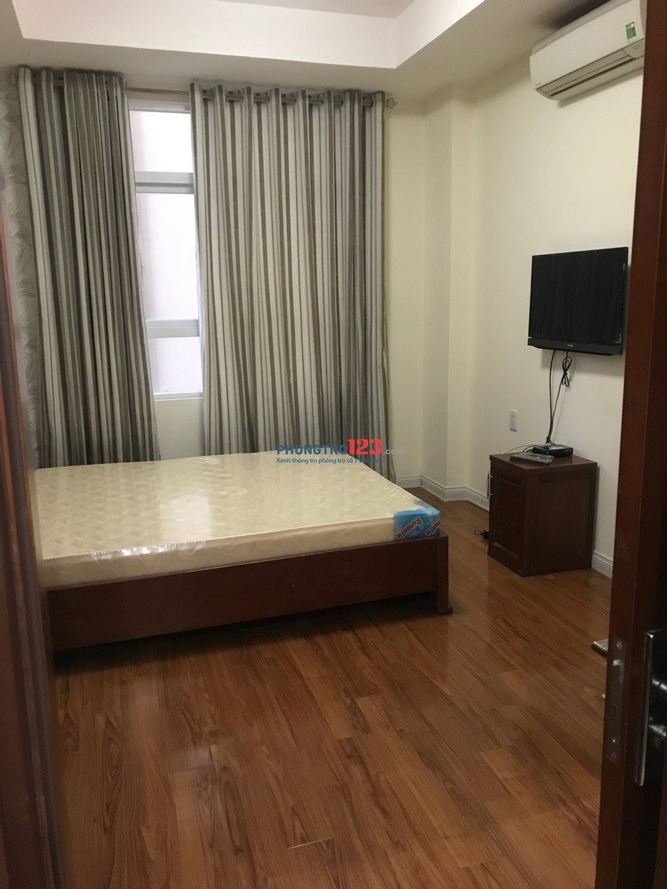 Cộng Hòa Plaza,p12, Tân Bình: 74m2, 2p ngủ,NT giá 14tr/th