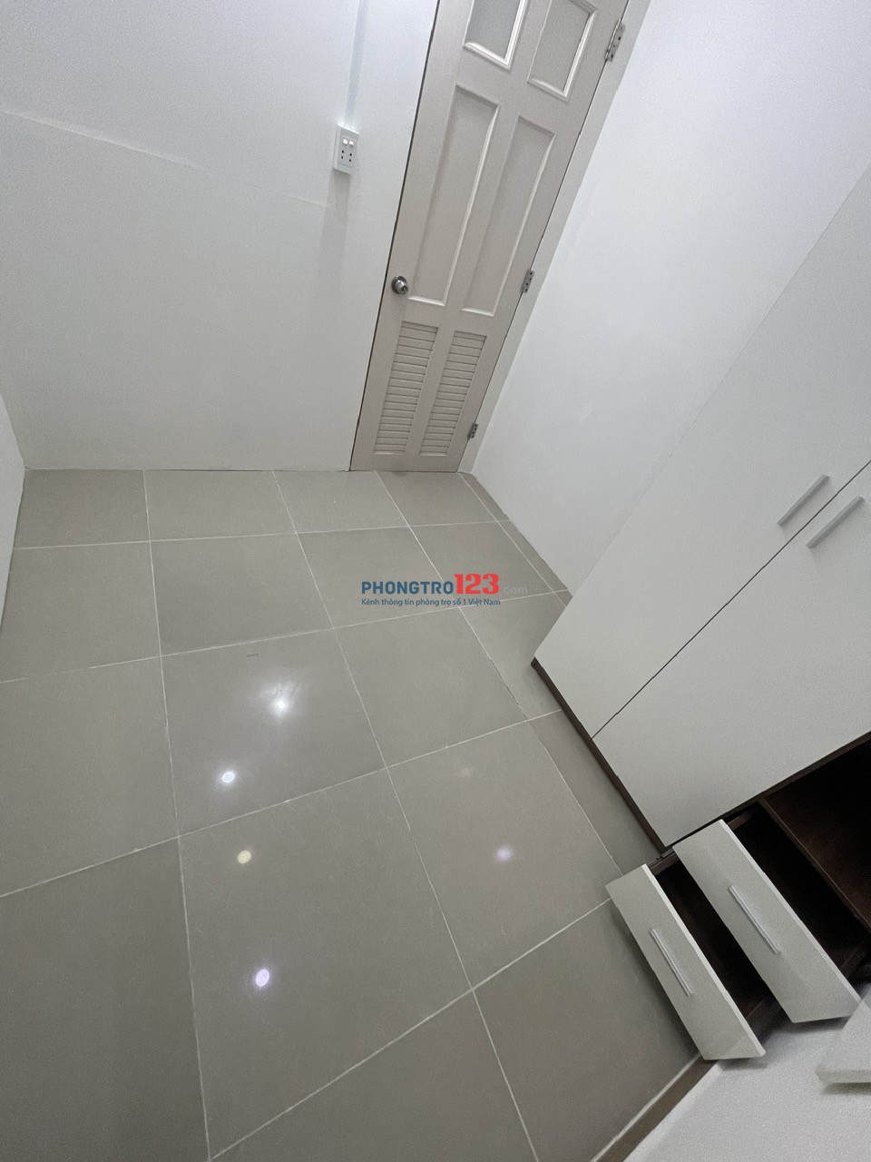 Cho thuê phòng giá rẻ trong chung cư Đức Khải