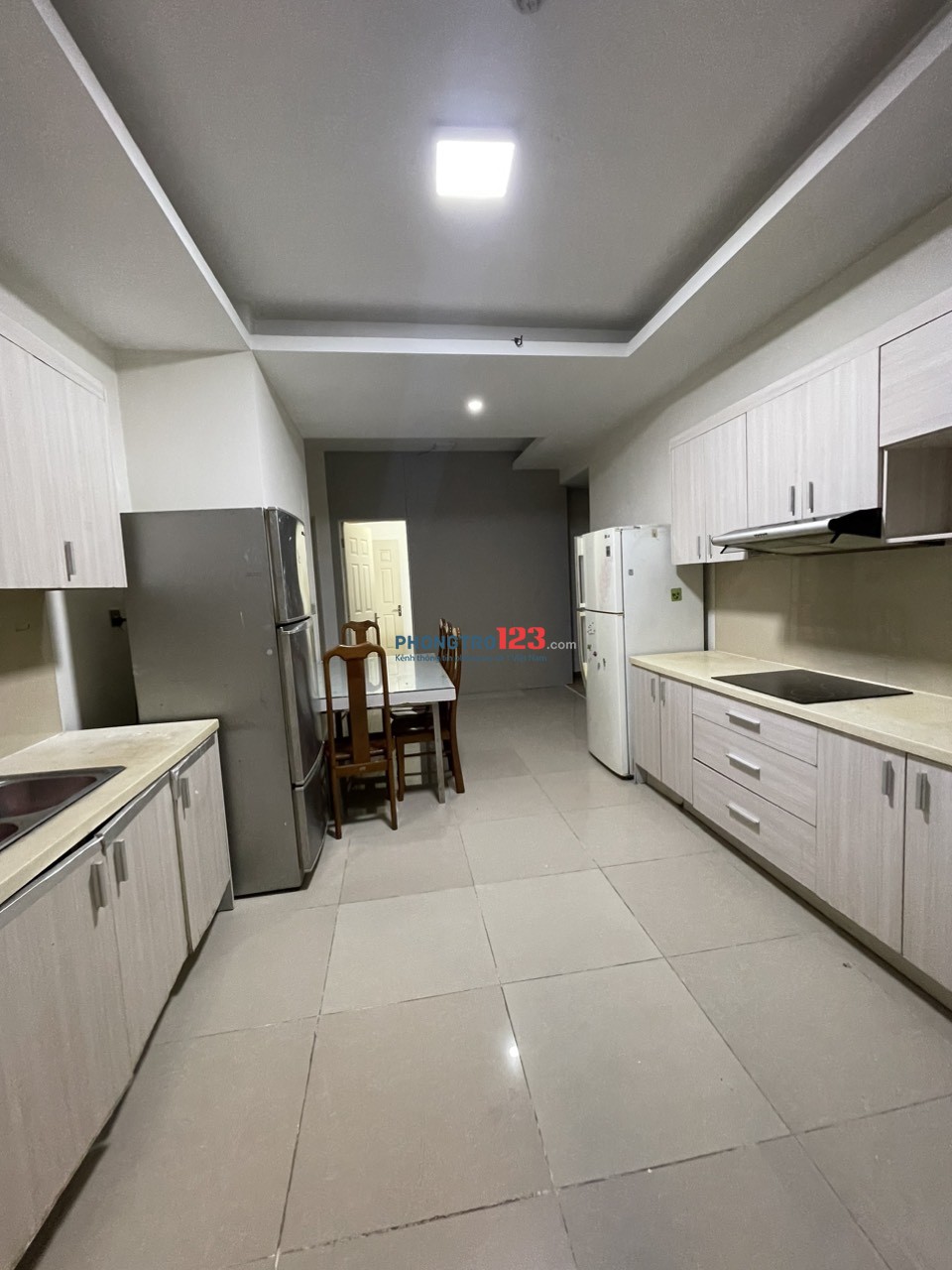 Cho thuê phòng nhỏ full nội thất trong chung cư Đức Khải