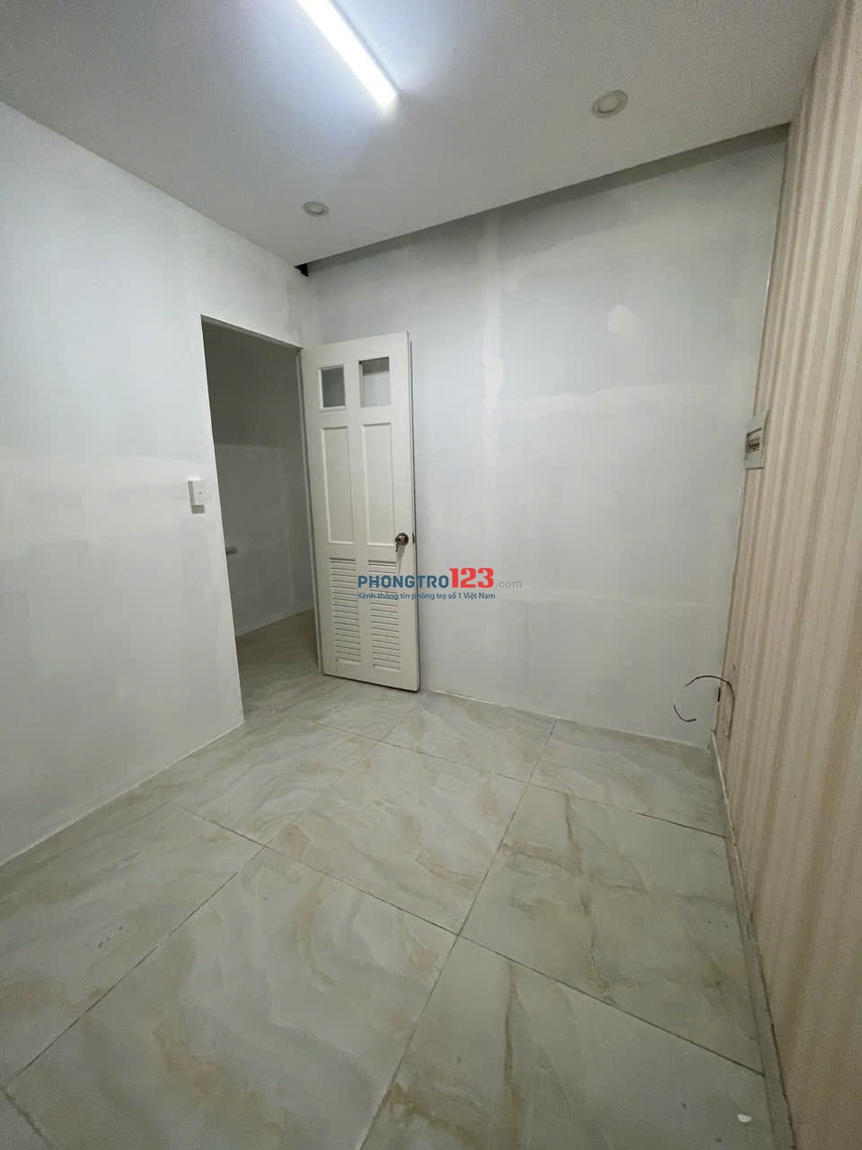 Cho thuê phòng giá rẻ trong chung cư Đức Khải