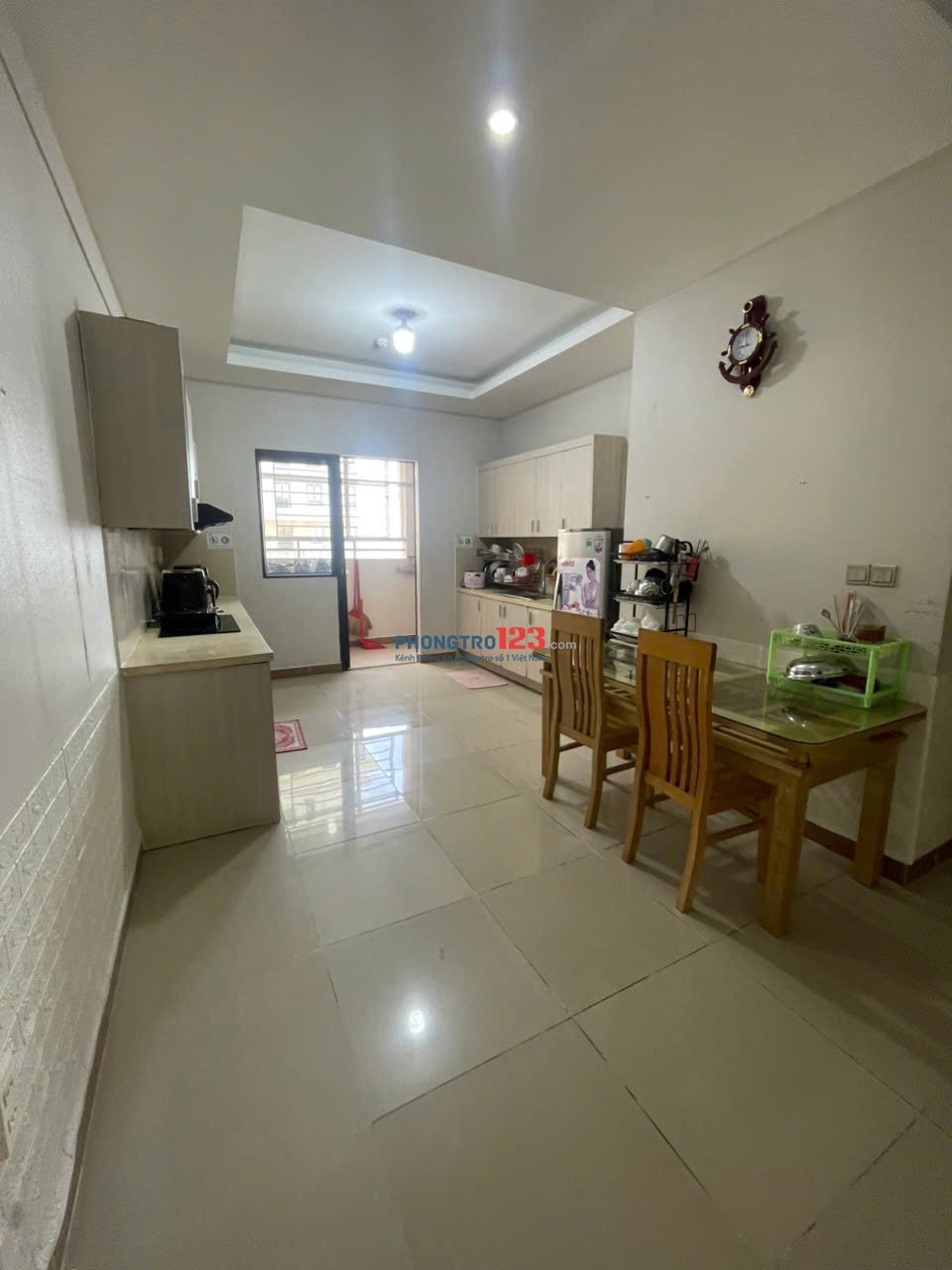 Cho thuê phòng nhỏ full nội thất trong chung cư Đức Khải