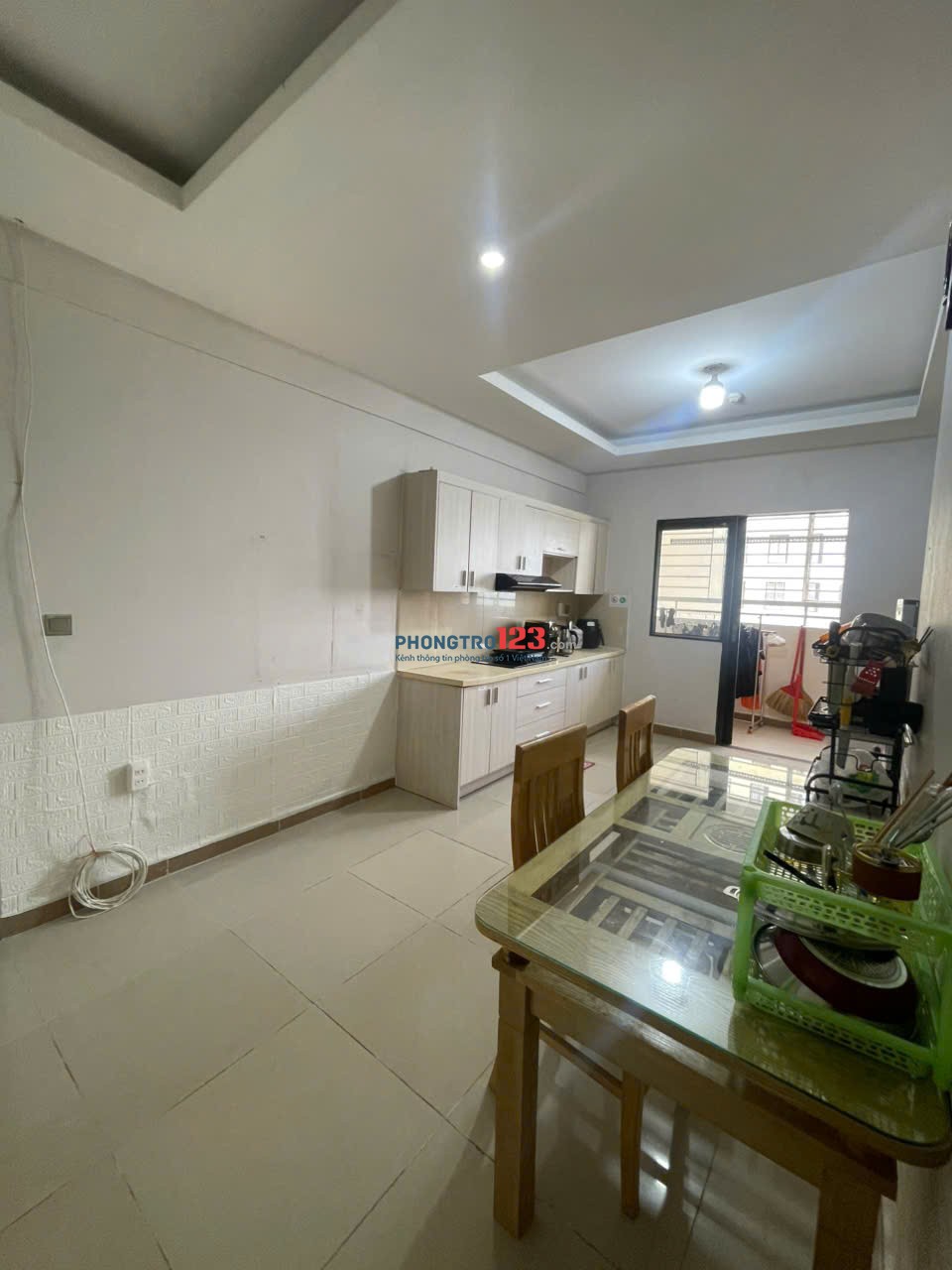Cho thuê phòng nhỏ full nội thất trong chung cư Đức Khải