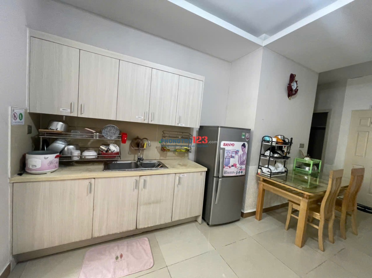 Cho thuê phòng nhỏ full nội thất trong chung cư Đức Khải
