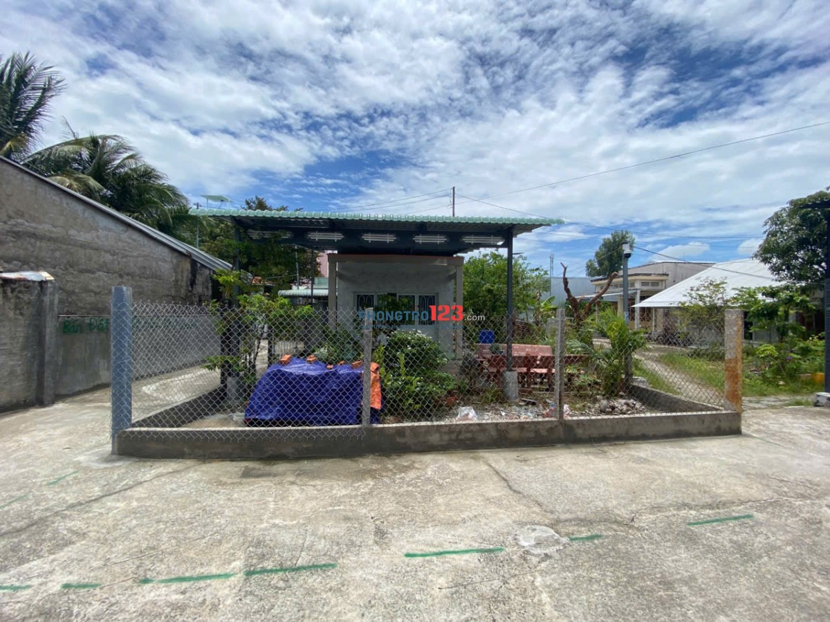 Cho thuê nhà ở dài hạn DT 288m2