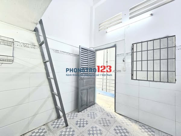 Phòng sạch, gác cao Ko chung chủ Gần Trường Đại Học Thủ Đức, cửa vân tay zá 2tr1