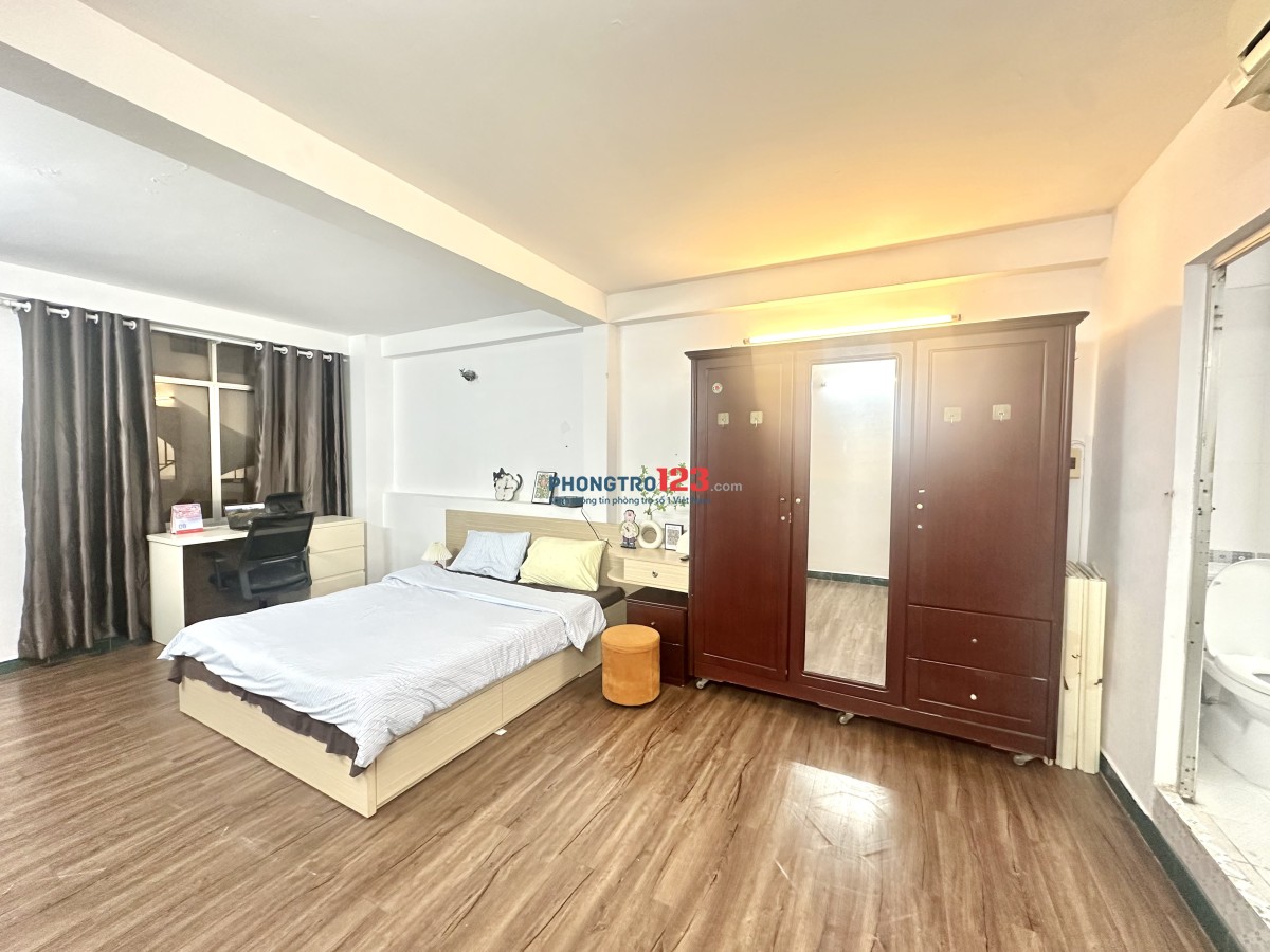 Phòng siêu rộng đầy đủ nội thất, bếp trung tâm Bình Thạnh