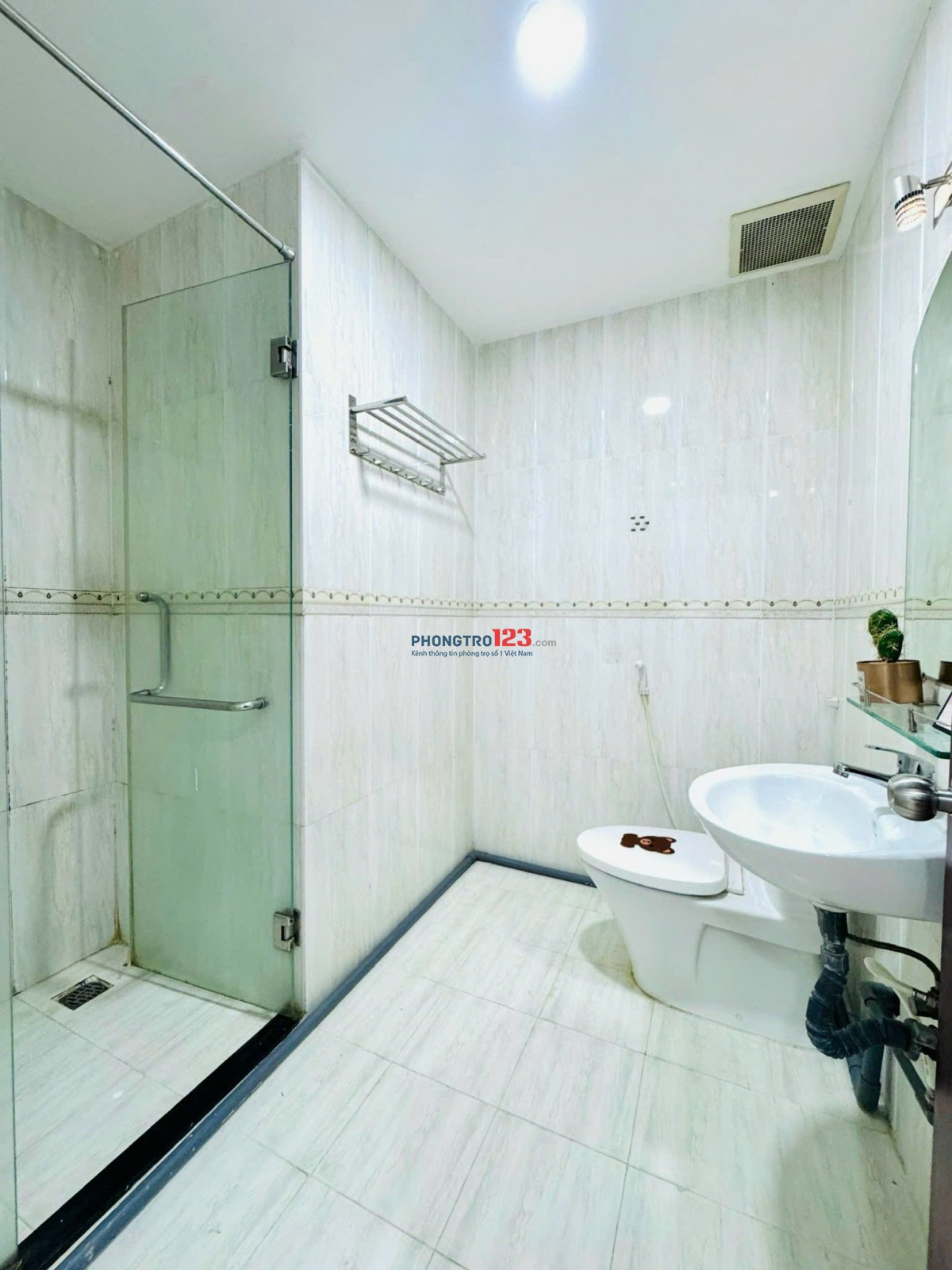 Cho thuê phòng trọ Q10 cách trường ĐH Kinh Tế 500m - Trần Thiện Tránh