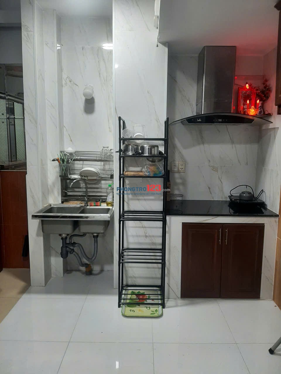 Chính chủ cho thuê nhà nguyên căn ngay trung Tâm quận 5, có 2PN, 1WC, đầy đủ thiết bị cần thiết