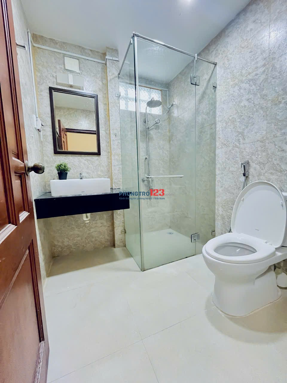 Phòng ngủ tách bếp tôn thất thuyết gần cầu Tân Thuận đh Nguyễn tất thành chợ xóm chiếu q4