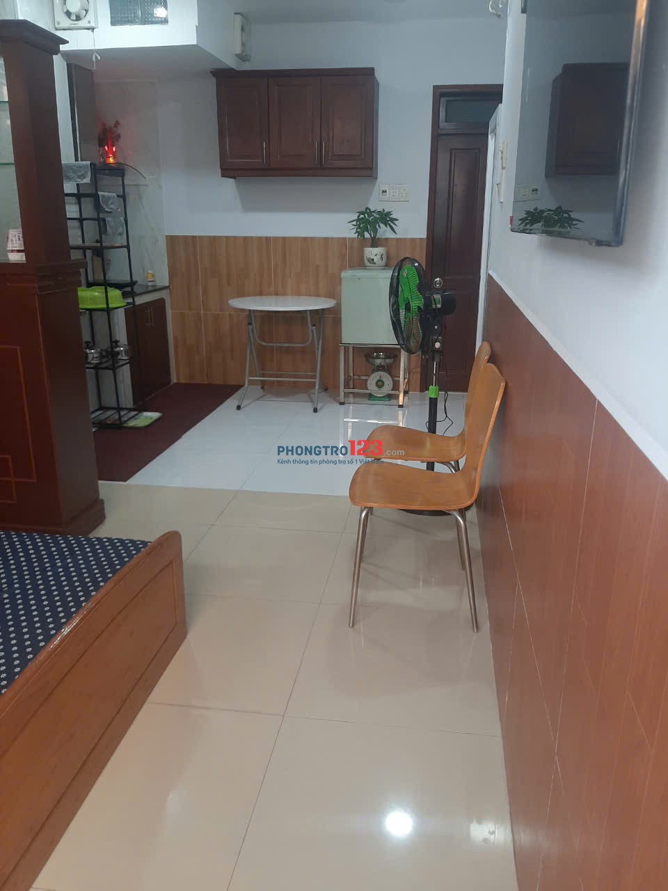 Chính chủ cho thuê nhà nguyên căn ngay trung Tâm quận 5, có 2PN, 1WC, đầy đủ thiết bị cần thiết