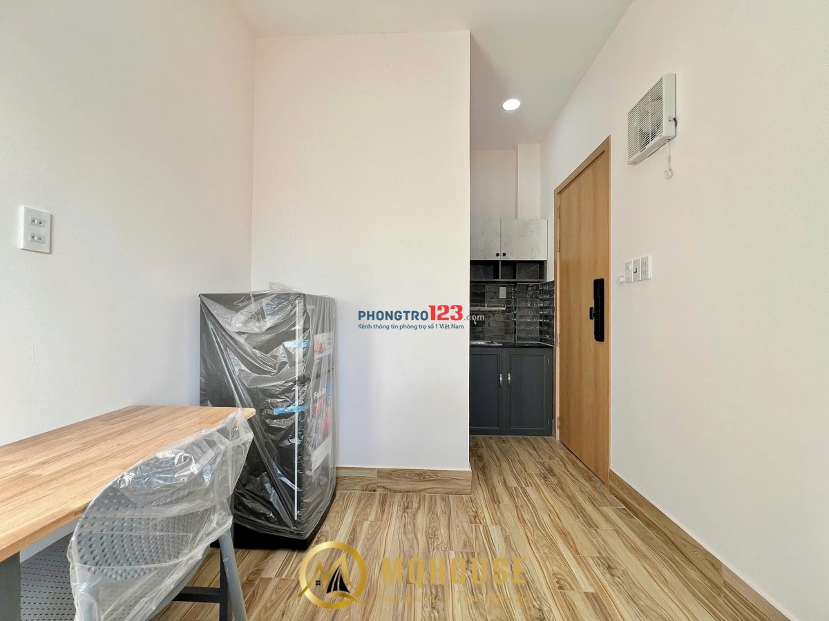 Khai trương CHDV Thang máy, Bãi xe rộng, Ban công, Cửa sổ lớn full nội thất gần ĐH Mở, Chợ Bà Chiểu