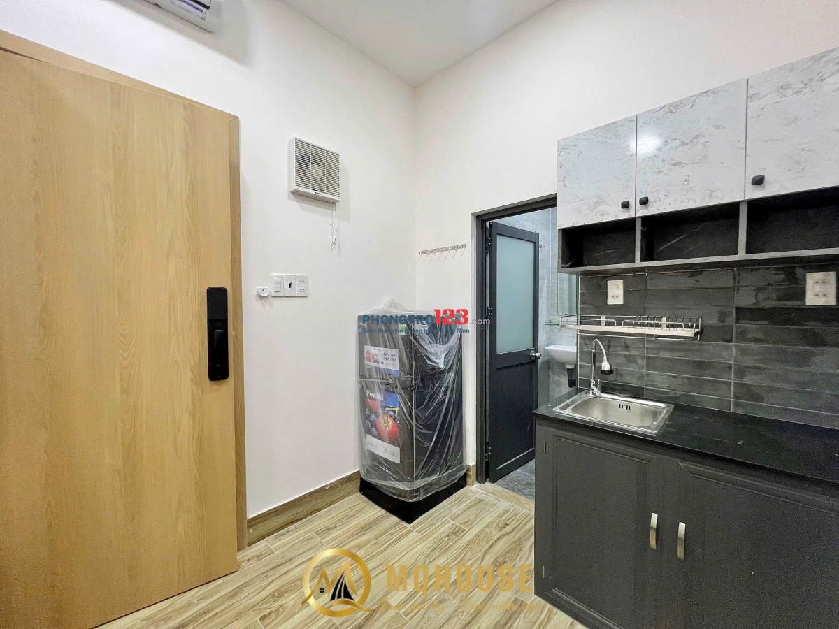Khai trương CHDV Thang máy, Bãi xe rộng, Ban công, Cửa sổ lớn full nội thất gần ĐH Mở, Chợ Bà Chiểu