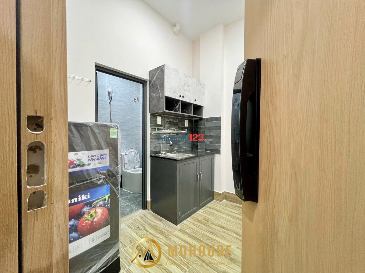 Khai trương CHDV Thang máy, Bãi xe rộng, Ban công, Cửa sổ lớn full nội thất gần ĐH Mở, Chợ Bà Chiểu