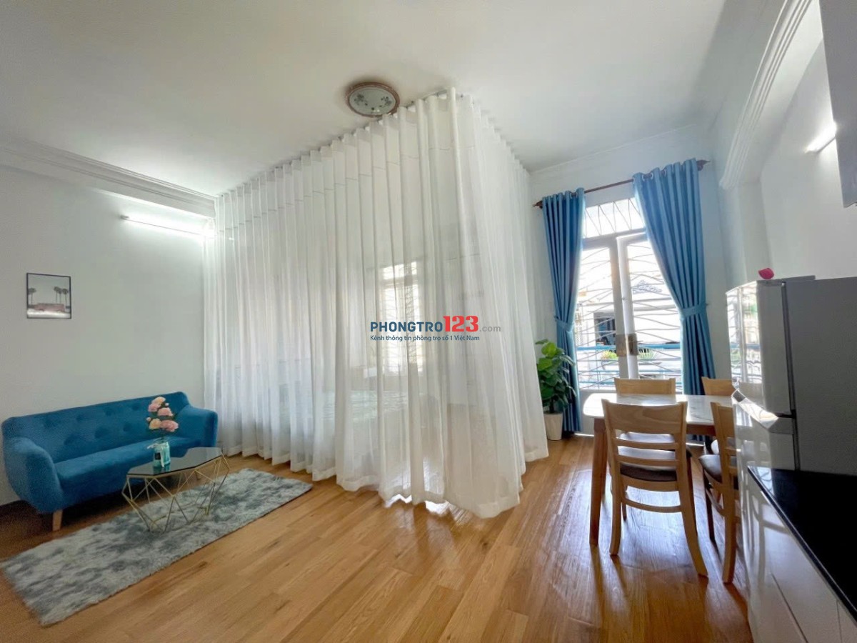 CHDV FULL NỘI THẤT, GẦN UEH, UAH, USSH, FTU2. CỬA SỔ/ BAN CÔNG ĐÓN NẮNG