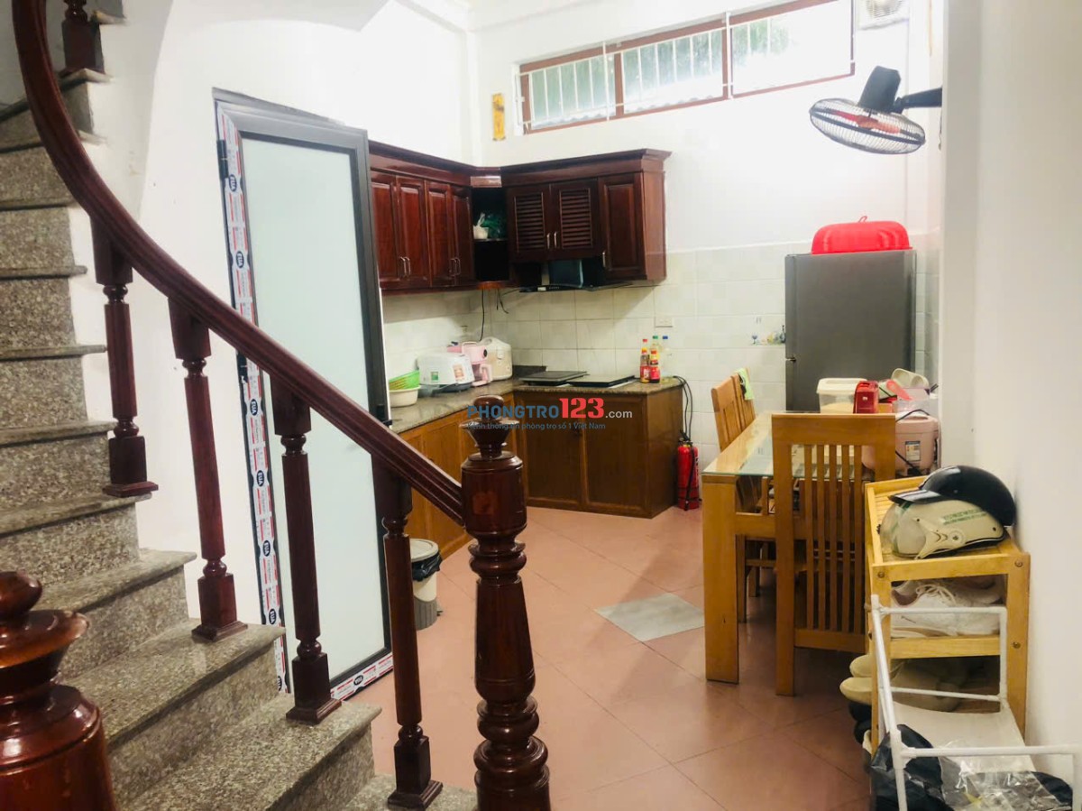 Chính chủ cho SV nữ thuê phòng 15m2 phường Dịch Vọng Hậu, gần ĐH Sư Phạm, quận Cầu Giấy