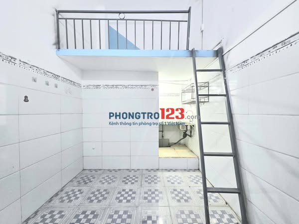 Phòng Thoáng, gác cao Ko chung chủ gần Phạm Văn Đồng, cửa vân tay zá 2tr1