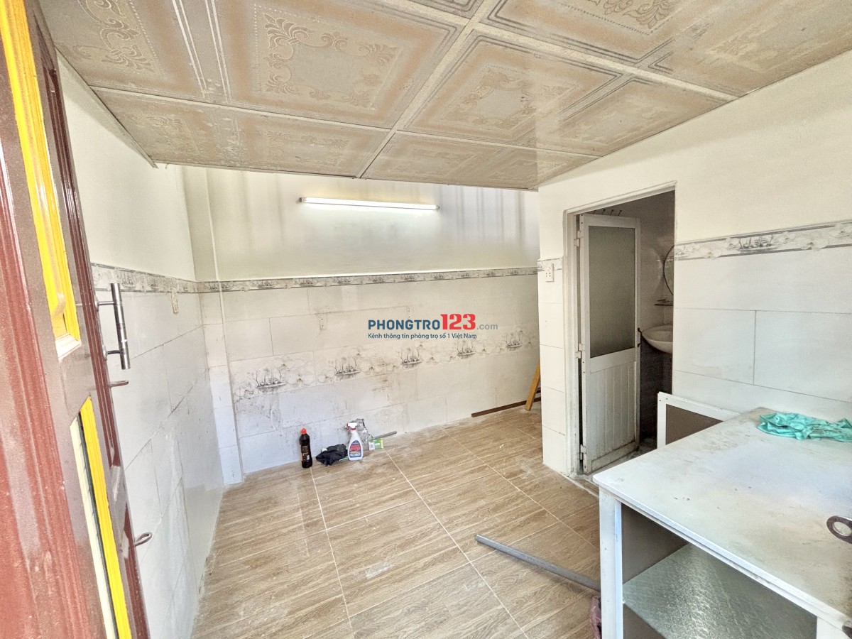PHÒNG TRỌ MỚI XÂY GIÁ RẺ SẴN MÁY LẠNH GẦN CHỢ THẠCH ĐÀ