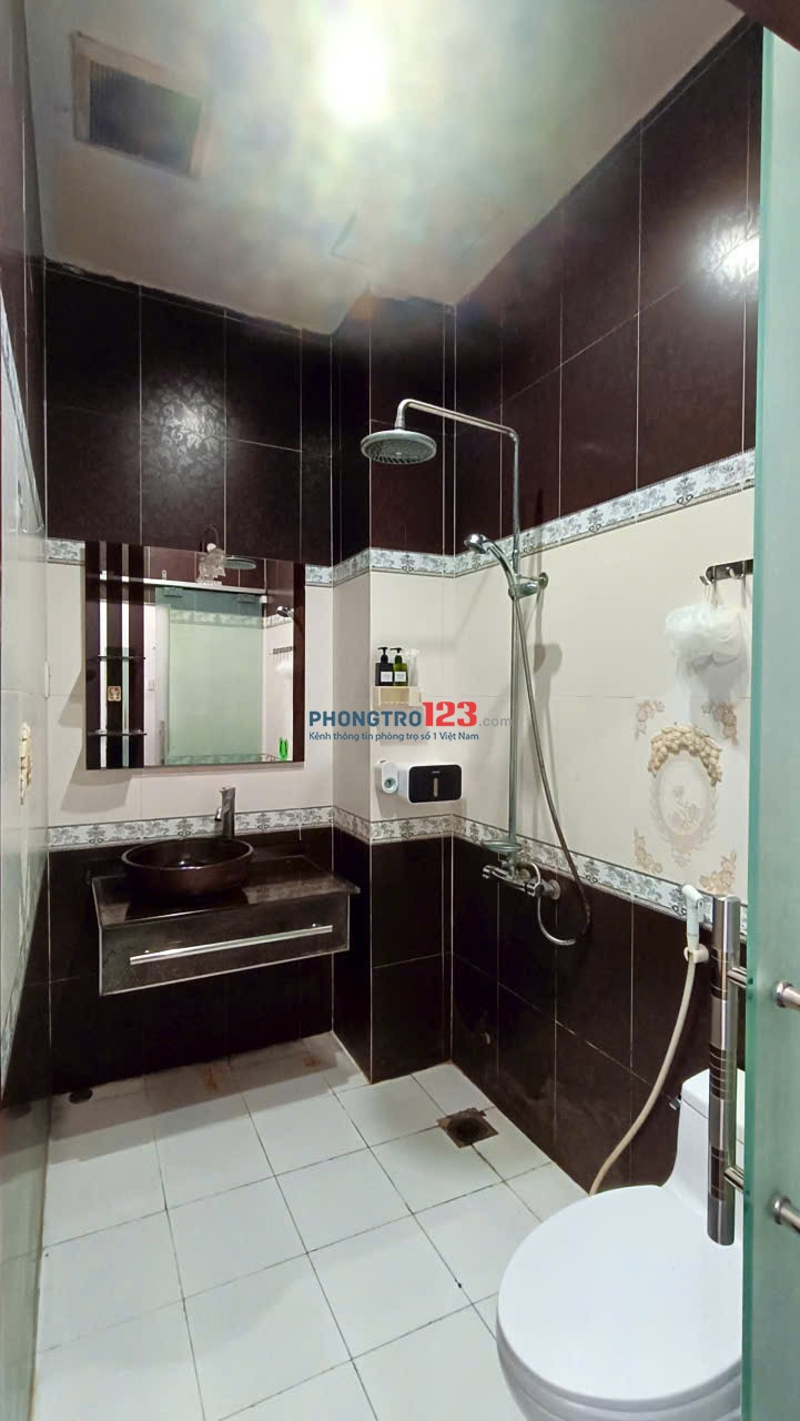Phòng Q10 siêu đẹp full NT - Tiện Ích Full-Giá ưu đãi
