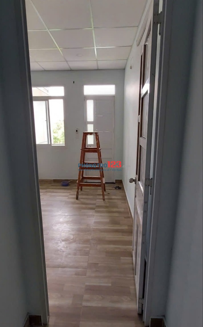 CHO THUÊ 1 PHÒNG, 1 LẦU 1 TRỆT RỘNG GẦN 50M2 - QUẬN 12 GẦN CÁC TRƯỜNG IUH, VLU, NTTU