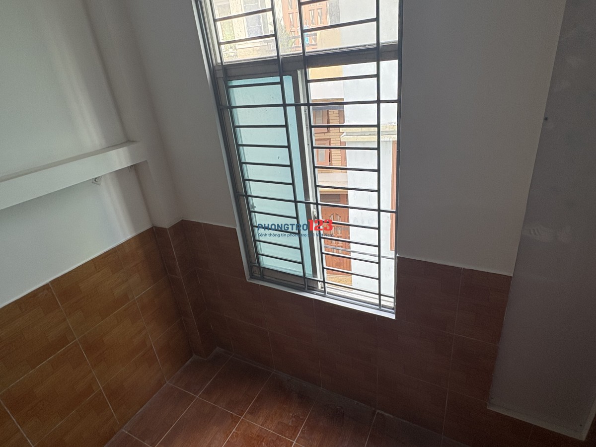 CHO THUÊ PHÒNG TRỌ CÓ GÁC CỬA SỔ VỪA KHAI TRƯƠNG Ở Đ. CMT8 NGAY GA SG, CÁCH ĐH BÁCH KHOA, HUFLIT 1KM