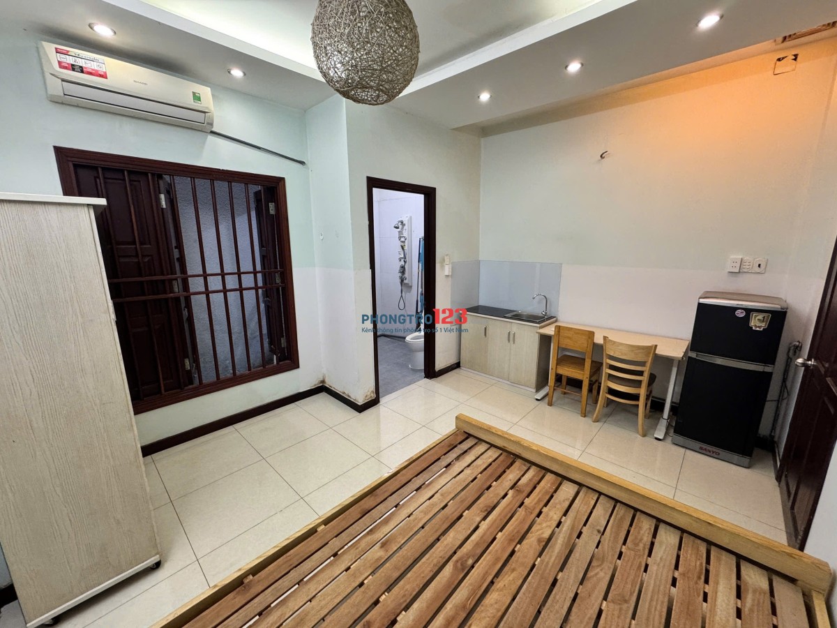 PHÒNG TRỌ 25m2 GẦN CÁC TRƯỜNG ĐẠI HỌC LỚN: HUTECH, GTVT, UEF, HỒNG BÀNG, VĂN LANG
