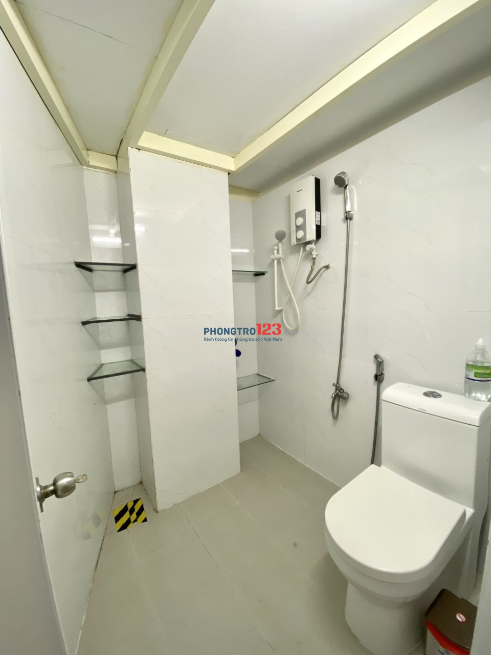 Cho thuê trọ giảm giá,Bùi Văn Ba, quận 7, gần khu chế xuất, trường học, gần chợ ( có hình )
