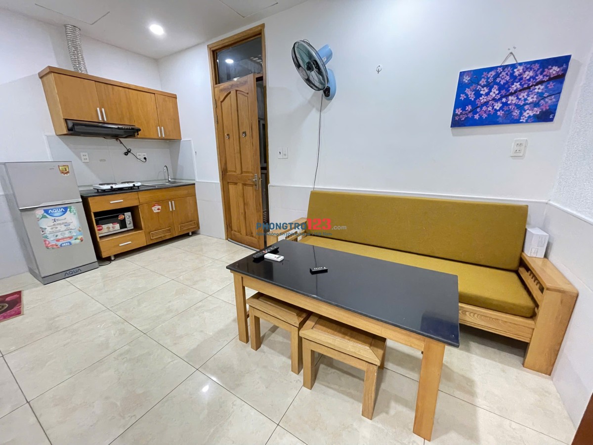 Căn hộ Studio Tách bếp – Full nội thất, cửa sổ thoáng mát ngay trung tâm Quận 4!