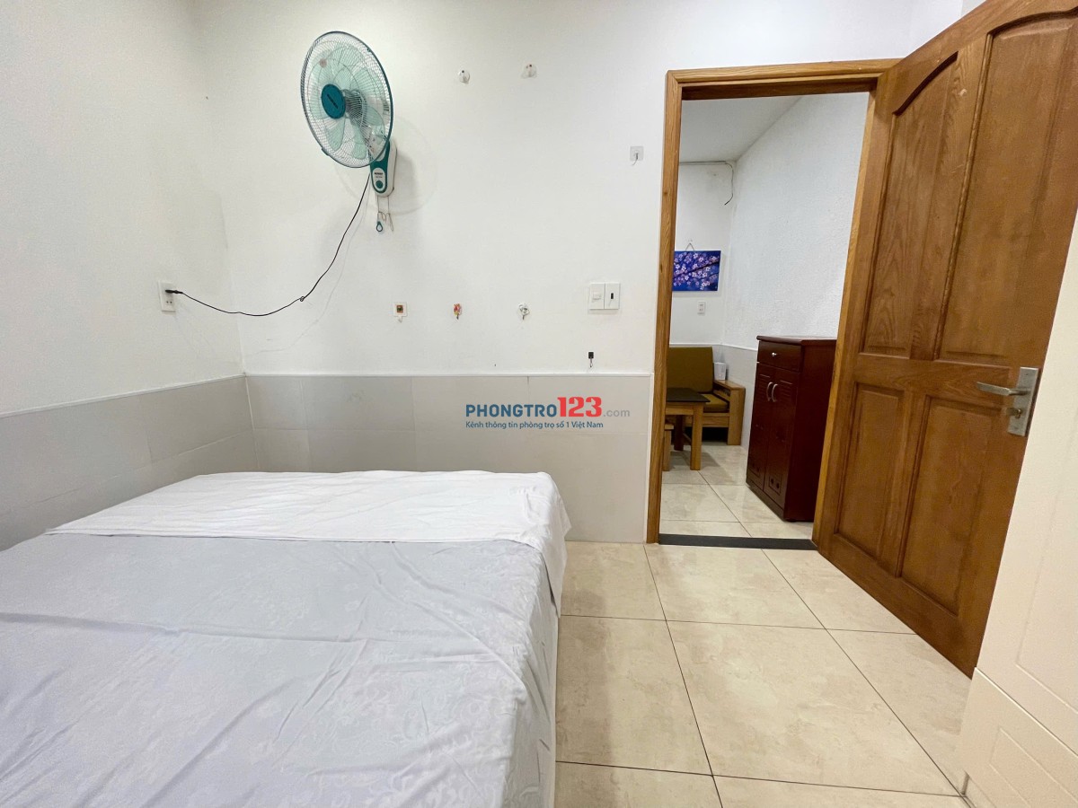 Căn hộ Studio Tách bếp – Full nội thất, cửa sổ thoáng mát ngay trung tâm Quận 4!