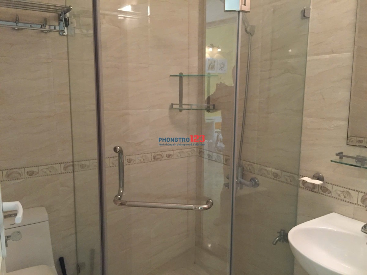 Cho thuê căn hộ 2 ngủ, 2 vệ sinh, đủ đồ xịn.