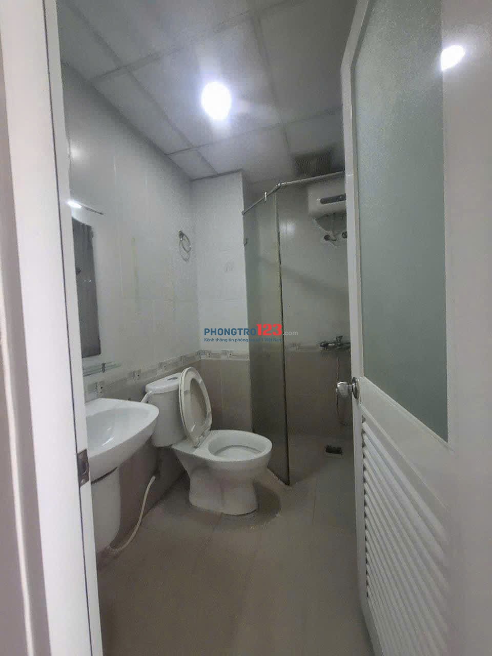 Chung cư Screc, 974A Trường Sa, Q3: 1p ngủ, 10tr, full nội thất
