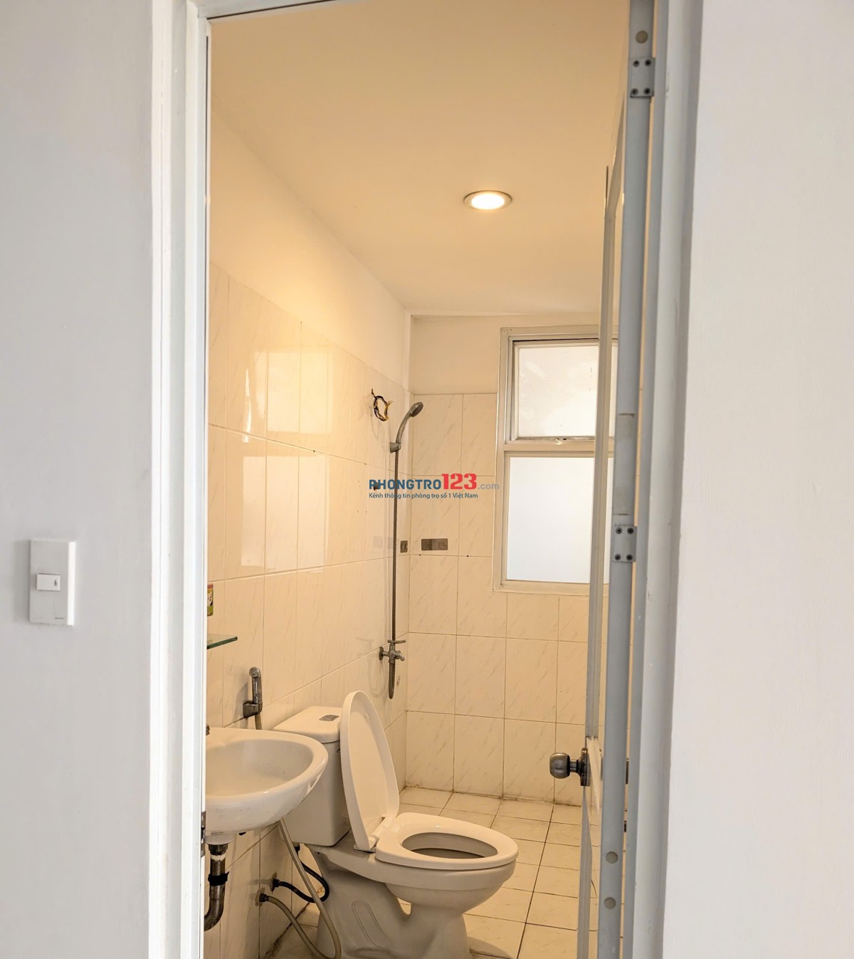 ( Cc 4s Linh Đông) Cho thuê 1 phòng cho nữ trong căn Chung cư 2pn, 2wc siêu mới