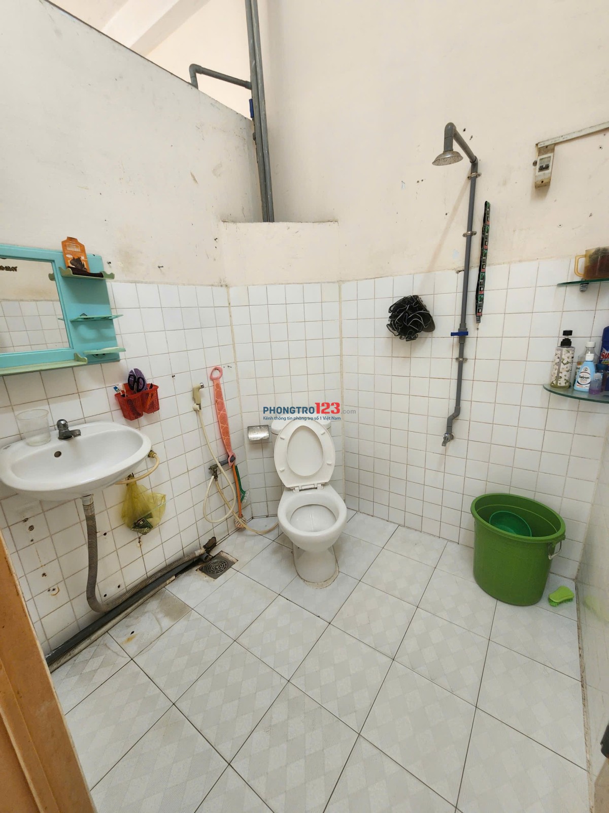 Cho thuê phòng trọ ở Quận 11 gần ngay công viên Lãnh Binh Thăng.