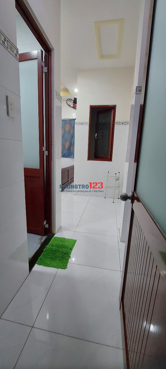 Cho thuê phòng trọ đường Nguyễn văn Quá Quận 12, Có Máy Lạnh