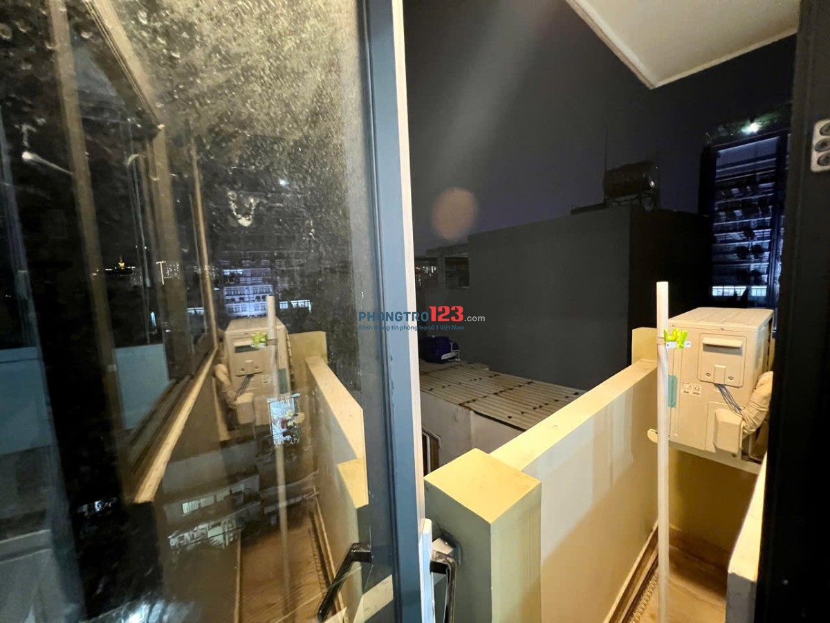 Cho thuê căn hộ Studio ban công thoáng mát tại trung tâm Q4