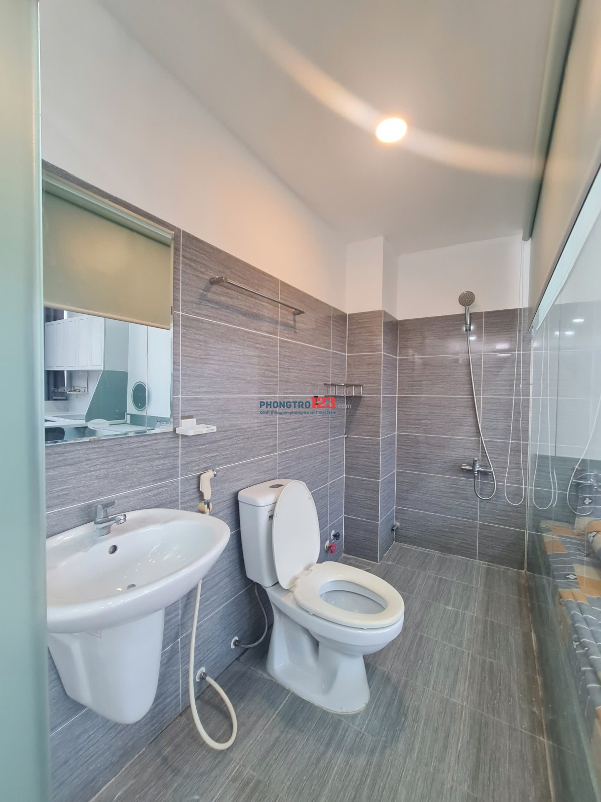 Cho thuê phòng trọ rẻ đẹp full nội thất Q1 - cách Trường ĐH Văn Lang chỉ 180m - phòng ban công