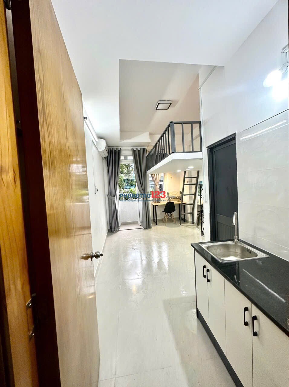 Phòng Trọ Có Gác Full Nội Thất Có Ban Công Ngay Đại Học Ngoại Thương Và Giao Thông Vận Tải