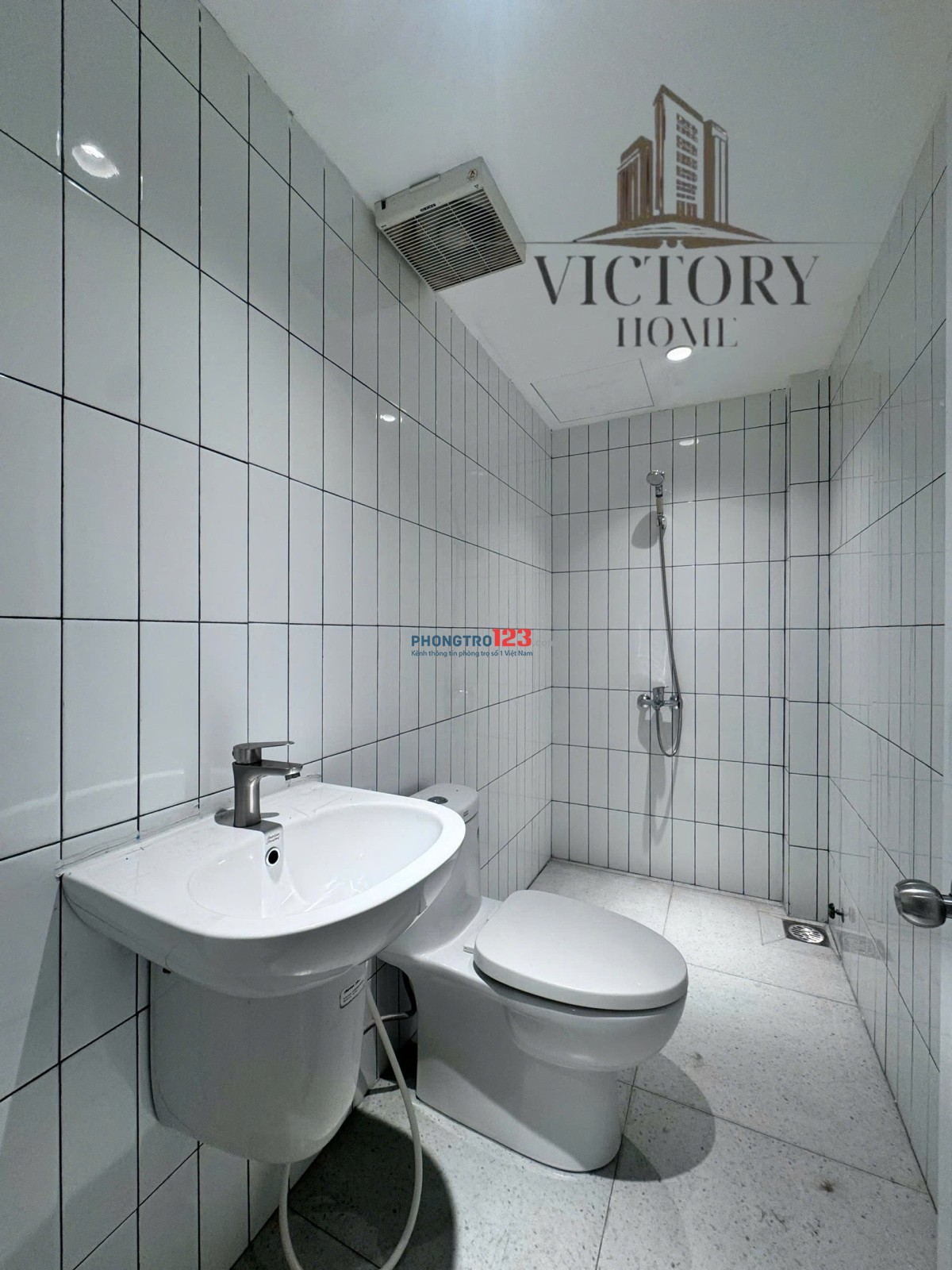 CHO THUÊ PHÒNG FULL NỘI THẤT 38m2 CỬA SỔ THOÁNG Ở BÌNH THẠNH NGAY ĐH HUTECH,HIU,UEF - LH: 0334998413
