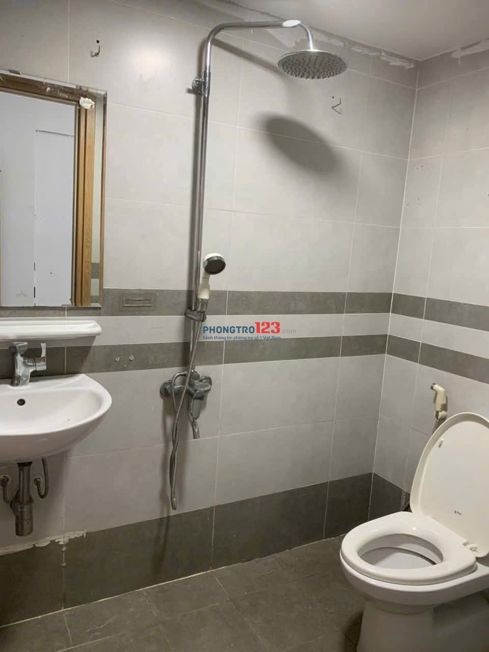 Chung cư Saigon Tower, Thoại Ngọc Hầu, TP: 65M2, 2PN, 2WC, 8TR