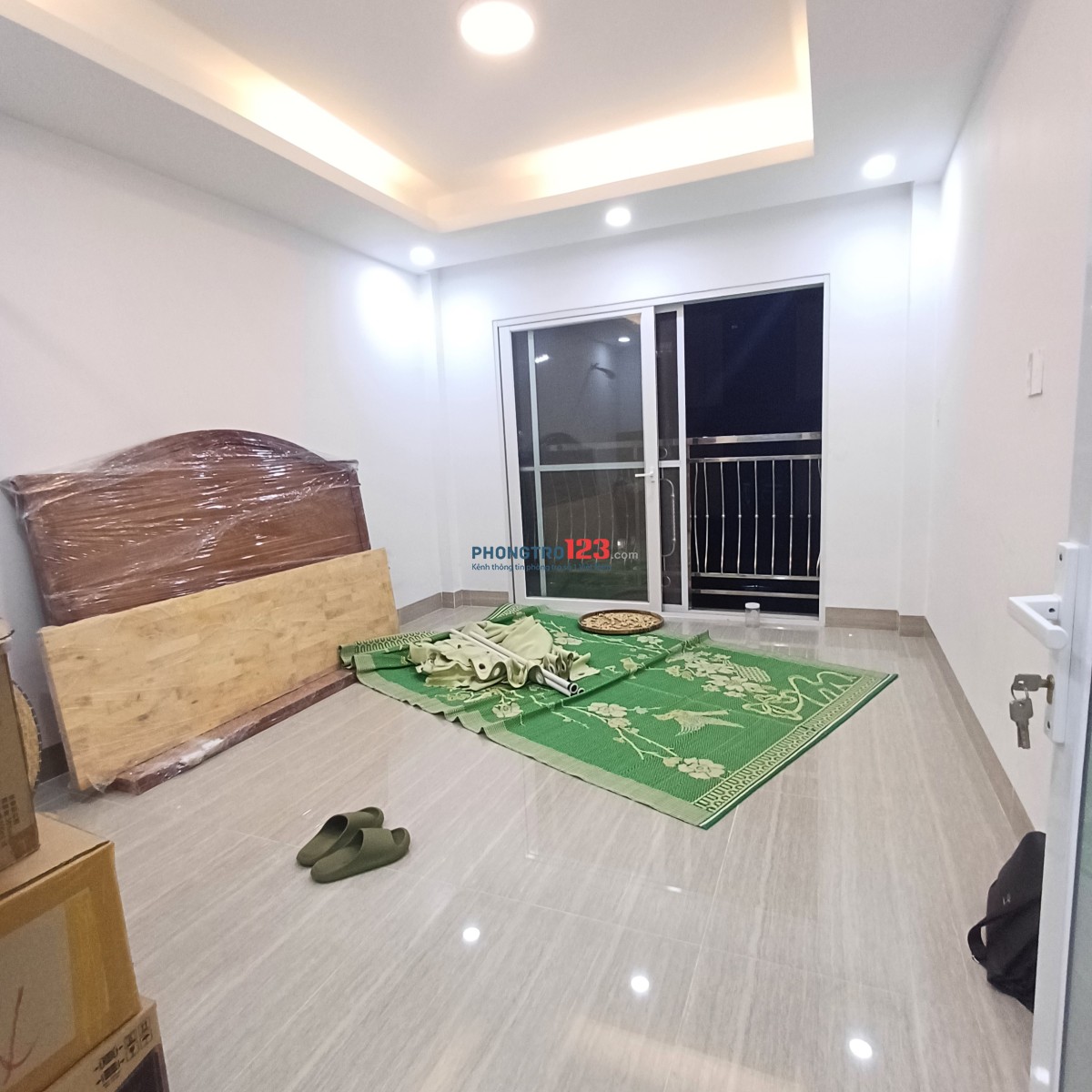 CHÍNH CHỦ CHO THUÊ CĂN HỘ 1PN TÁCH BẾP - BAN CÔNG 60M2 - NGUYỄN VĂN THƯƠNG GẦN UEF, GTVT, HUTECH