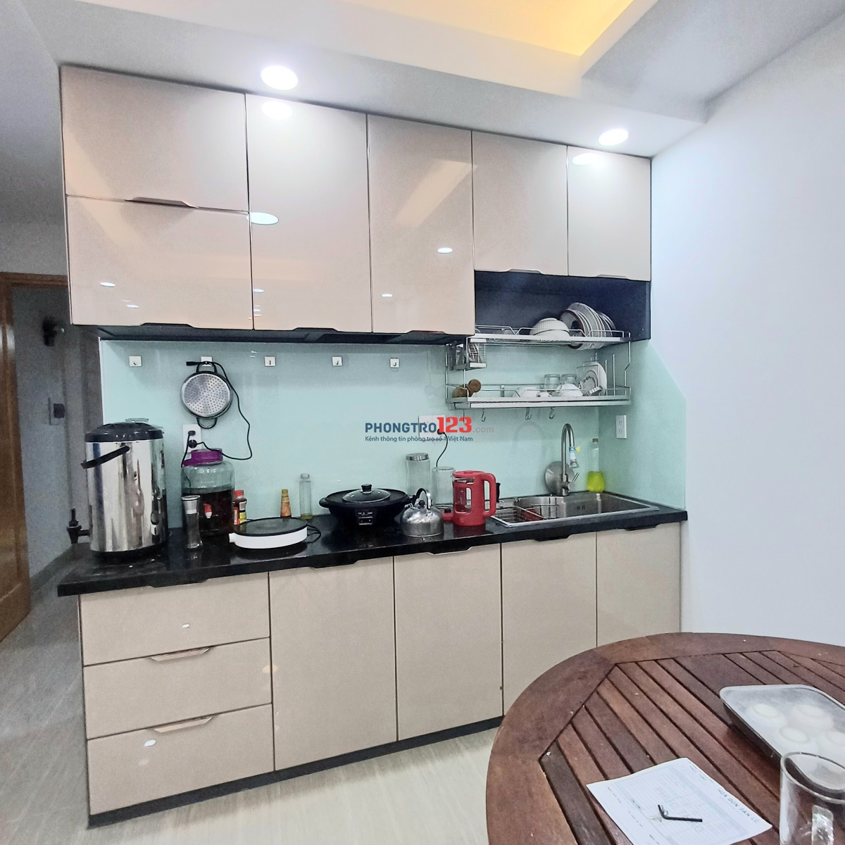 CHÍNH CHỦ CHO THUÊ CĂN HỘ 1PN TÁCH BẾP - BAN CÔNG 60M2 - NGUYỄN VĂN THƯƠNG GẦN UEF, GTVT, HUTECH