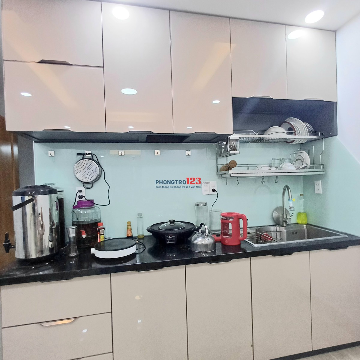 CHÍNH CHỦ CHO THUÊ CĂN HỘ 1PN TÁCH BẾP - BAN CÔNG 60M2 - NGUYỄN VĂN THƯƠNG GẦN UEF, GTVT, HUTECH