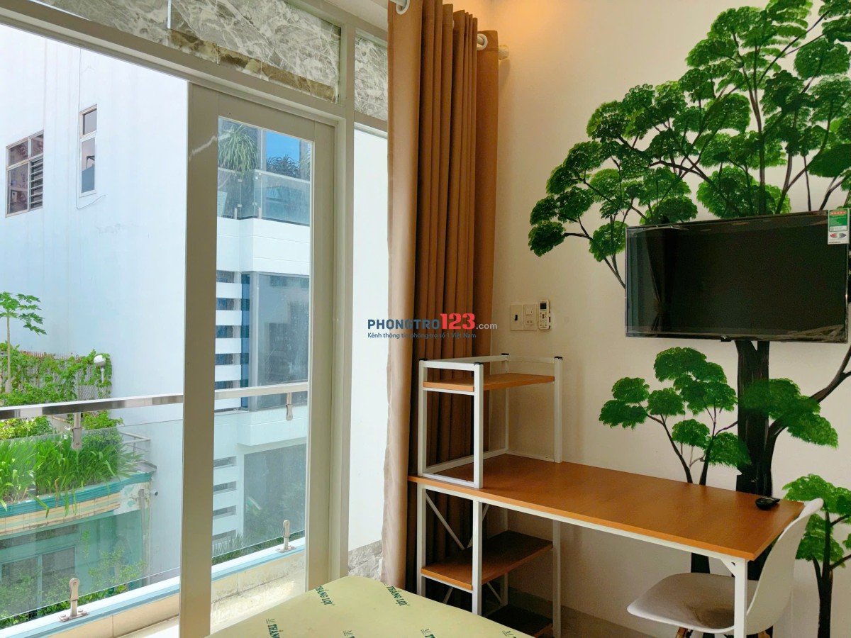 Cho thuê căn hộ Studio Ban công Q1 gần cầu Nguyễn Văn Cừ, Nowzone, chợ Bến Thành