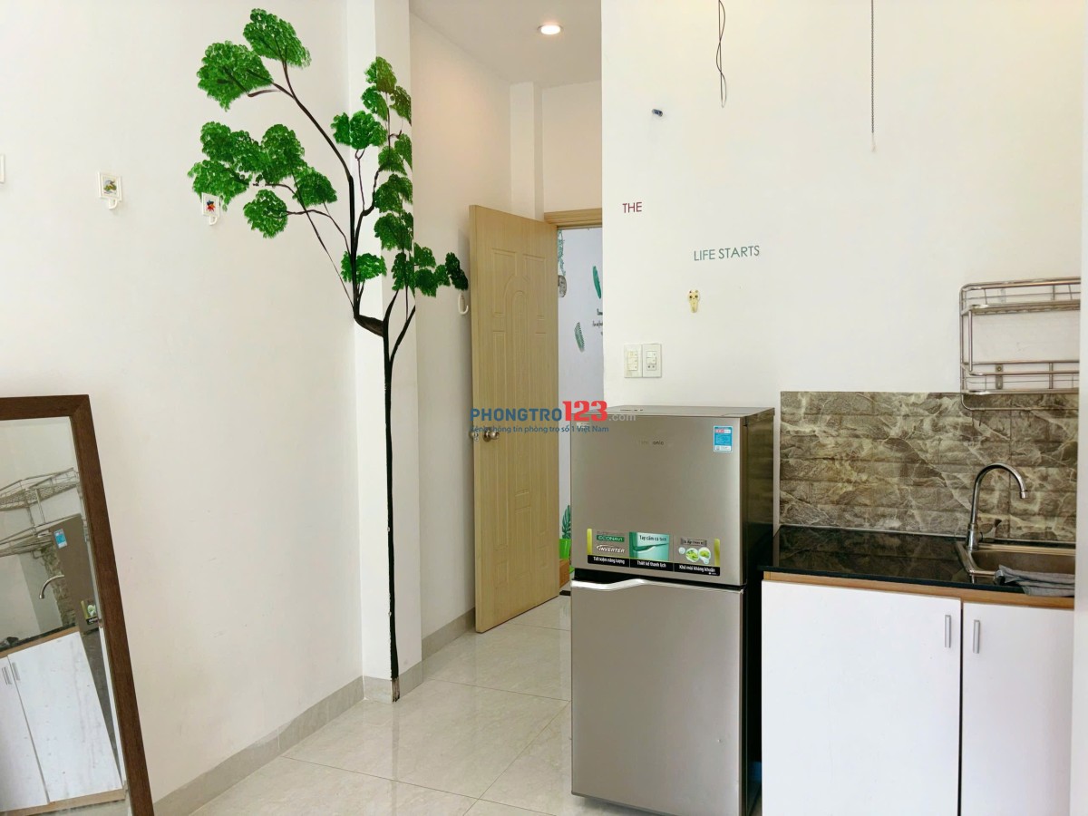 Cho thuê căn hộ Studio Ban công Q1 gần cầu Nguyễn Văn Cừ, Nowzone, chợ Bến Thành