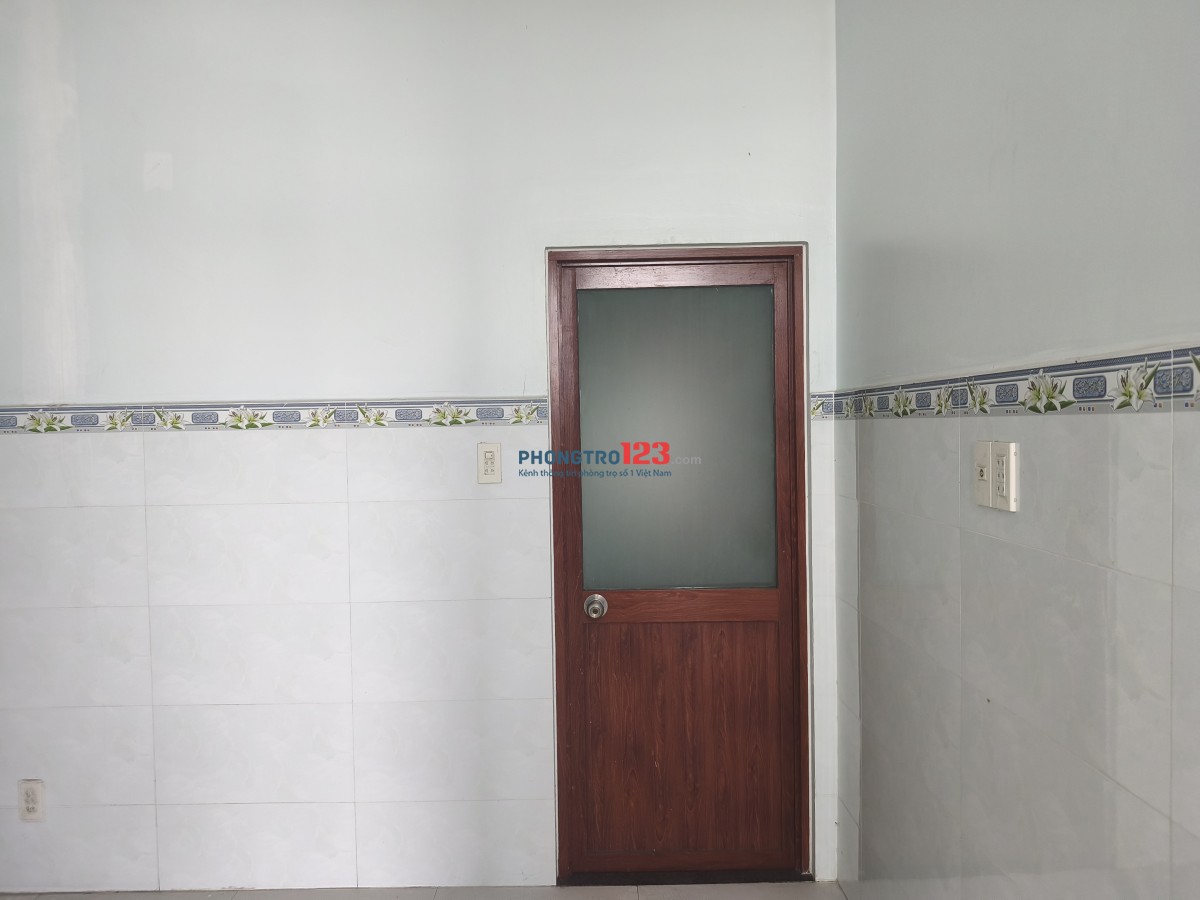 Phòng trọ cho sinh viên và nhân viên văn phòng gần chợ trường đại học, siêu thị, trạm xe buýt
