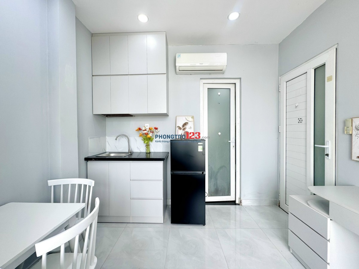 Cho thuê CHDV full nội thất Q1-Nguyễn Văn Cừ- gần ĐH KHTN - thang máy - mặt tiền đường