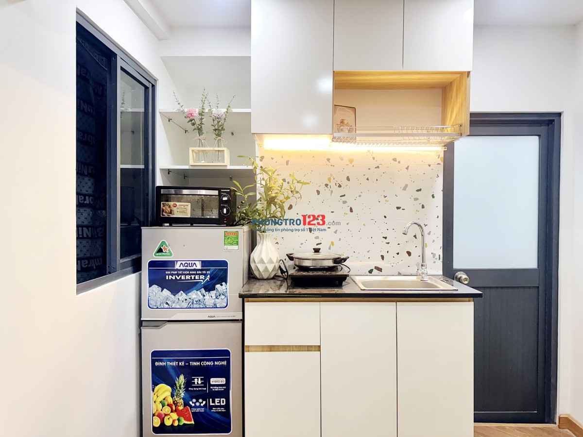 Cho thuê Studio giếng trời, sân phơi riêng – gần ĐH Văn Hiến, Tân Bình