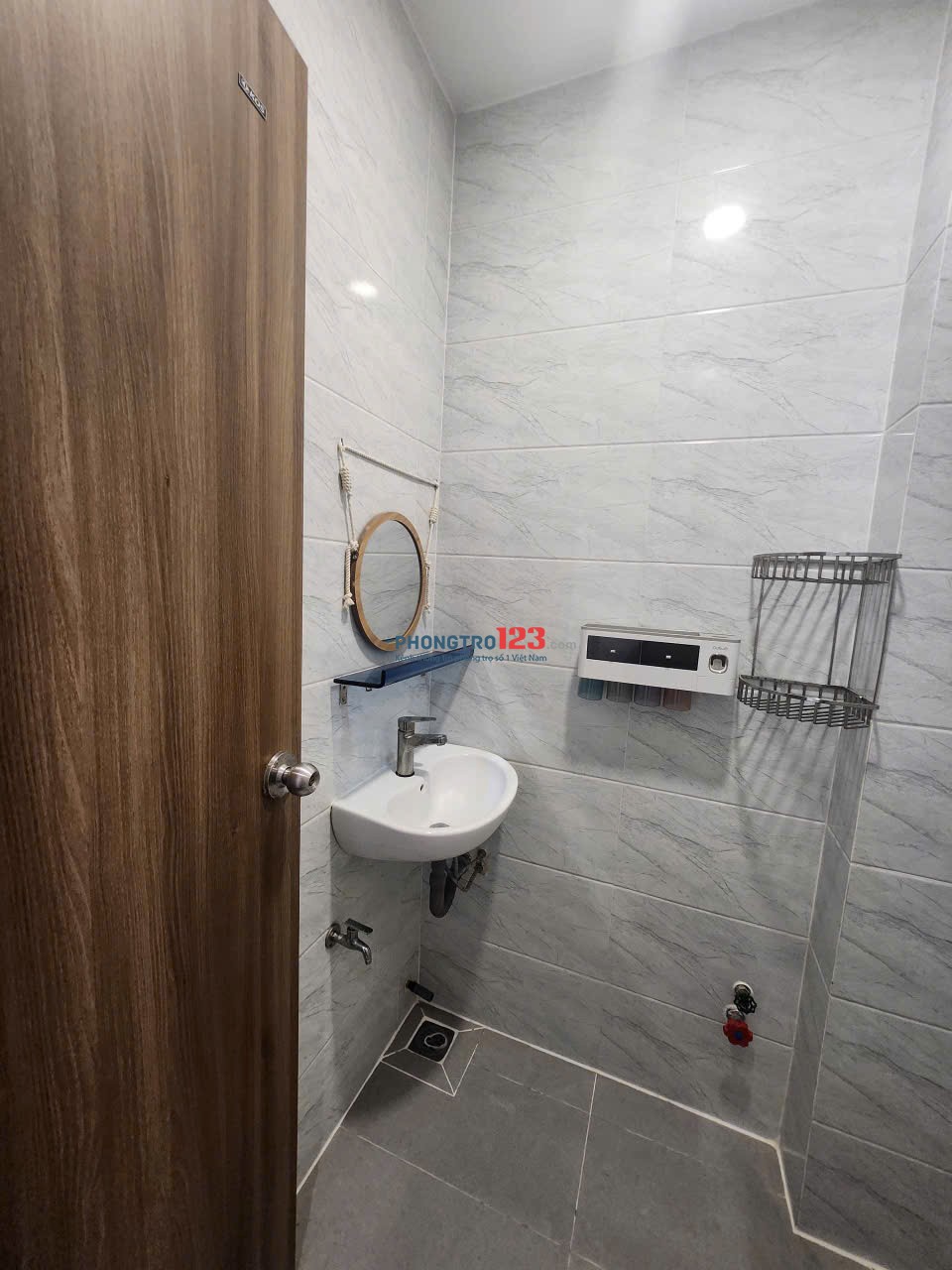 Cho thuê 3 phòng trọ mới, đẹp, giờ giấc tự do. Giá từ 3tr -> 3tr200. LH: 0918707912 Hiền