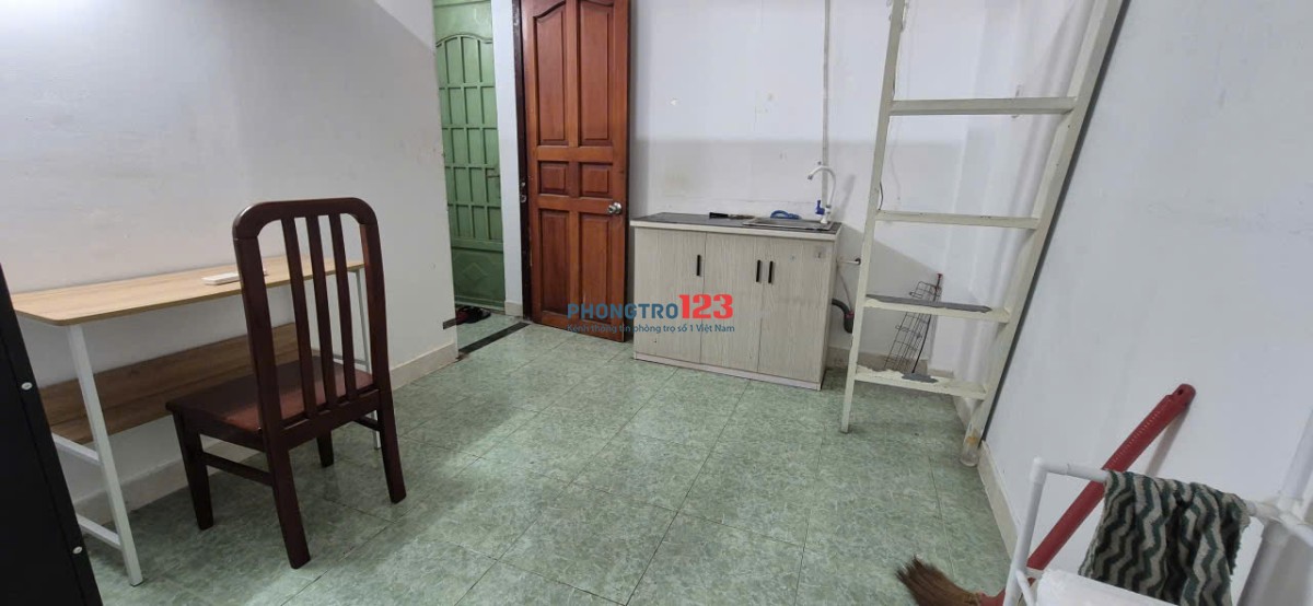 Cho thuê 3 phòng trọ mới, đẹp, giờ giấc tự do. Giá từ 3tr -> 3tr200. LH: 0918707912 Hiền