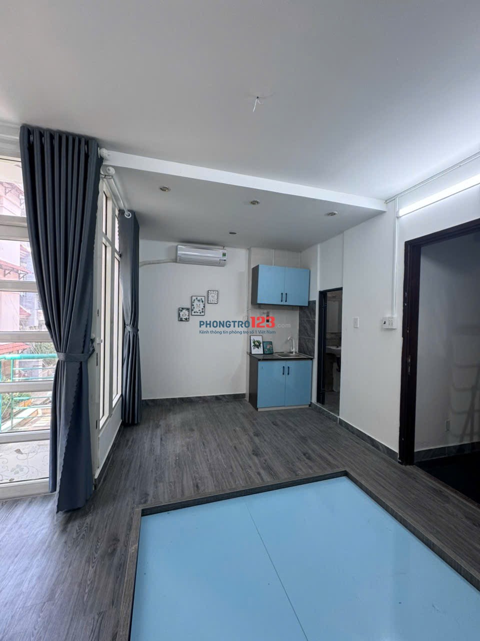 Cho thuê căn hộ dịch vụ Studio ban công – gần sân bay Tân Sơn Nhất, Etown, chợ Hoàng Hoa Thám